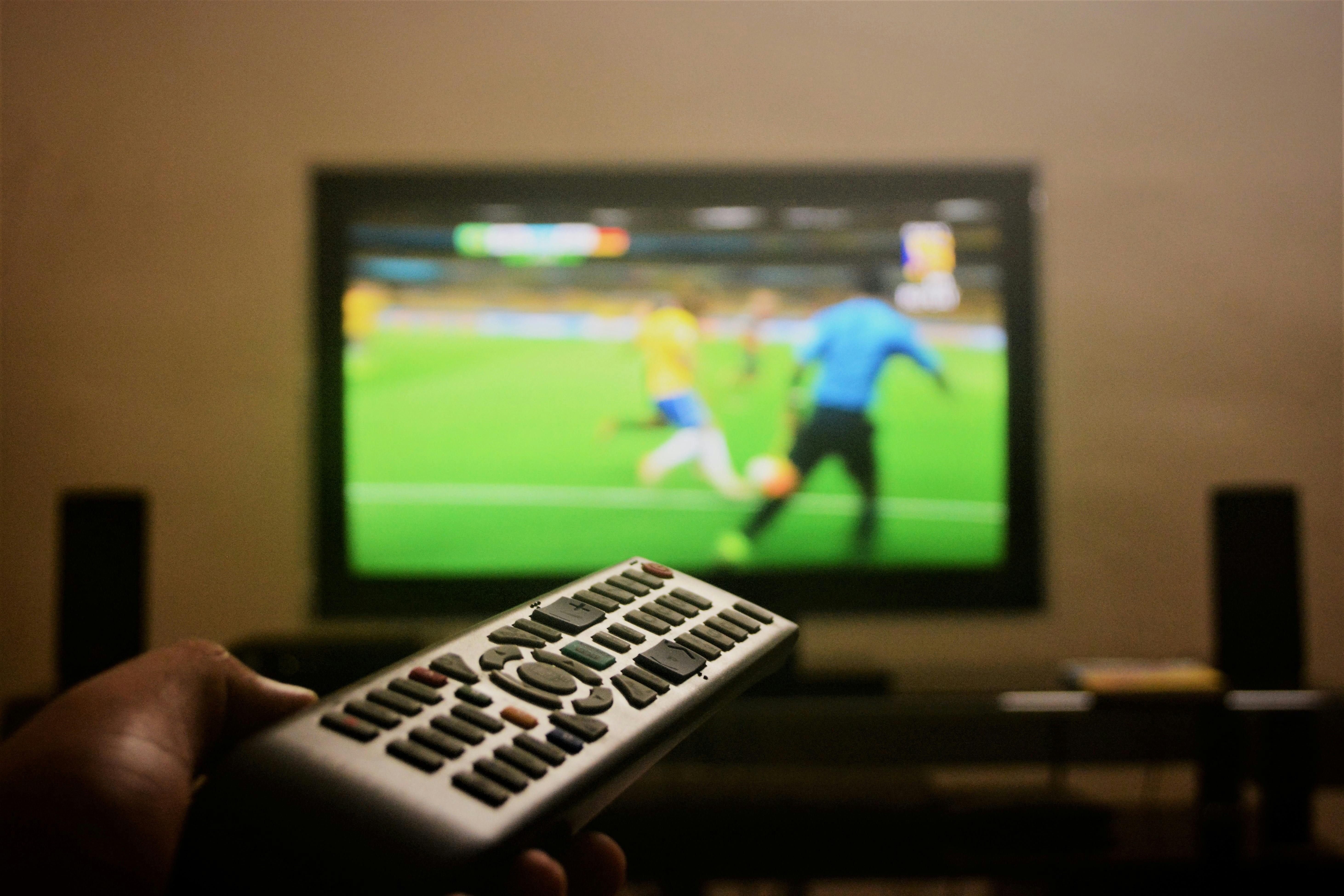 Which streaming services will show FIFA World Cup 2026 in the UK