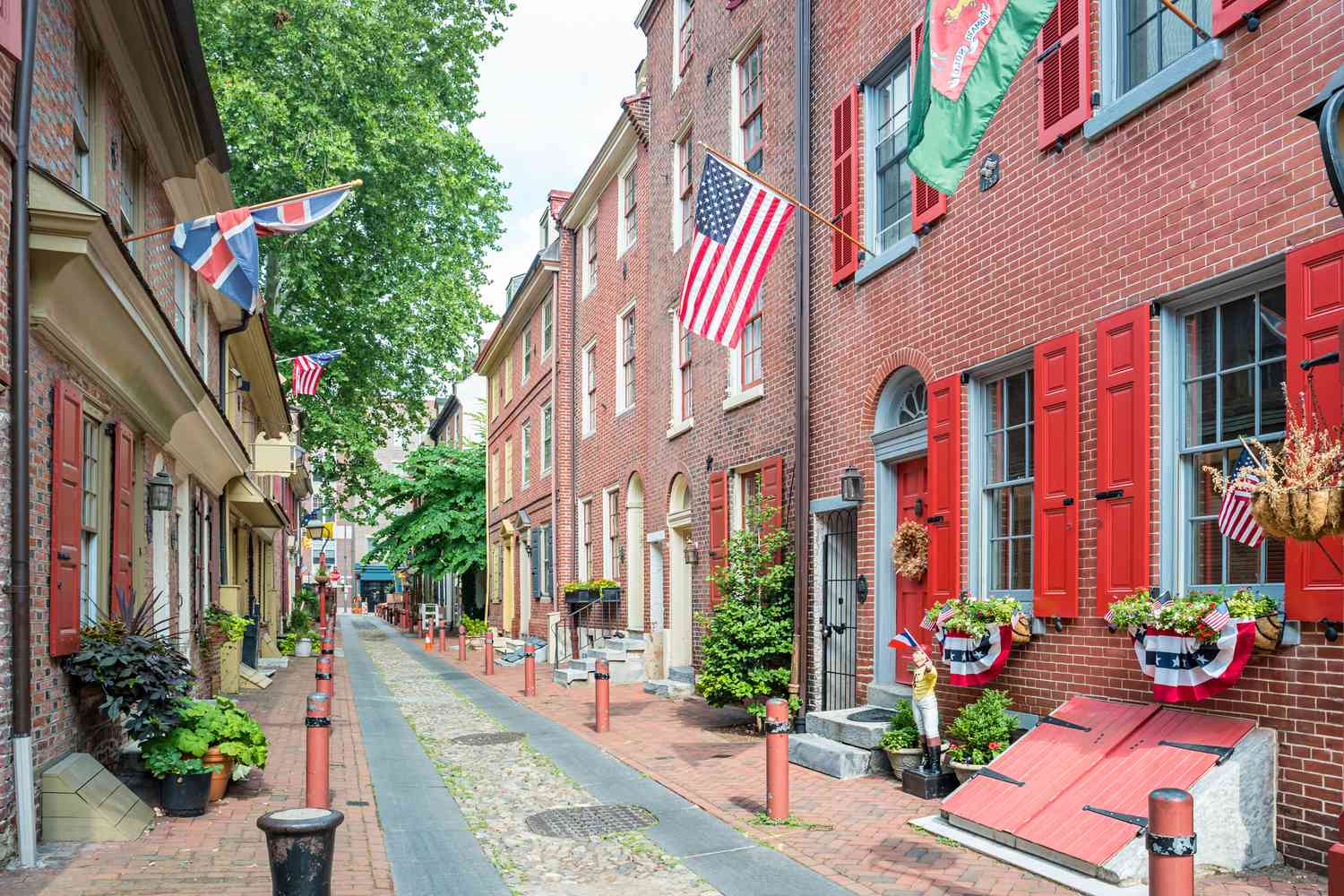 Old City and Elfreth's Alley in Philadelphia for sightseeing