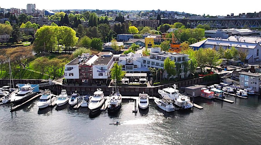 Stanley Park and Vancouver waterfront scenery